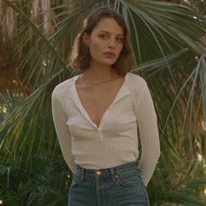 DÔEN Paola Tee in Salt with Rainbow Trim Medium NWT